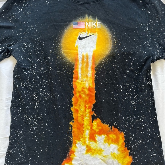 Nike graphic tee - Picture 4 of 4